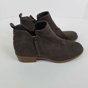 New Universal Thread Dylan Ankle Boots Size 7